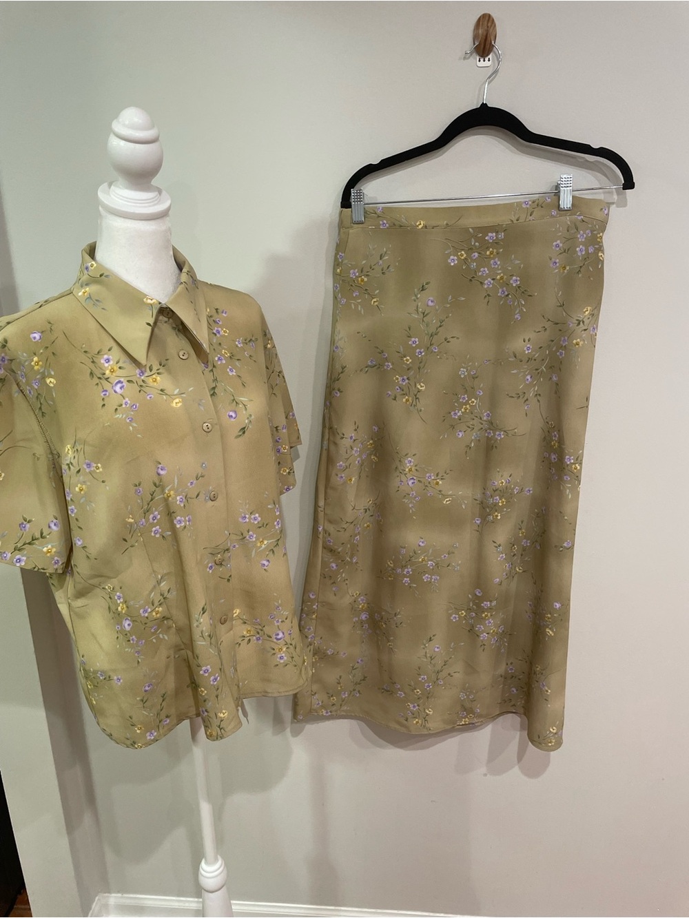 Vintage Bentley Floral Skirt Suit Set Yellow Blazer & Skirt Women’s Size XL